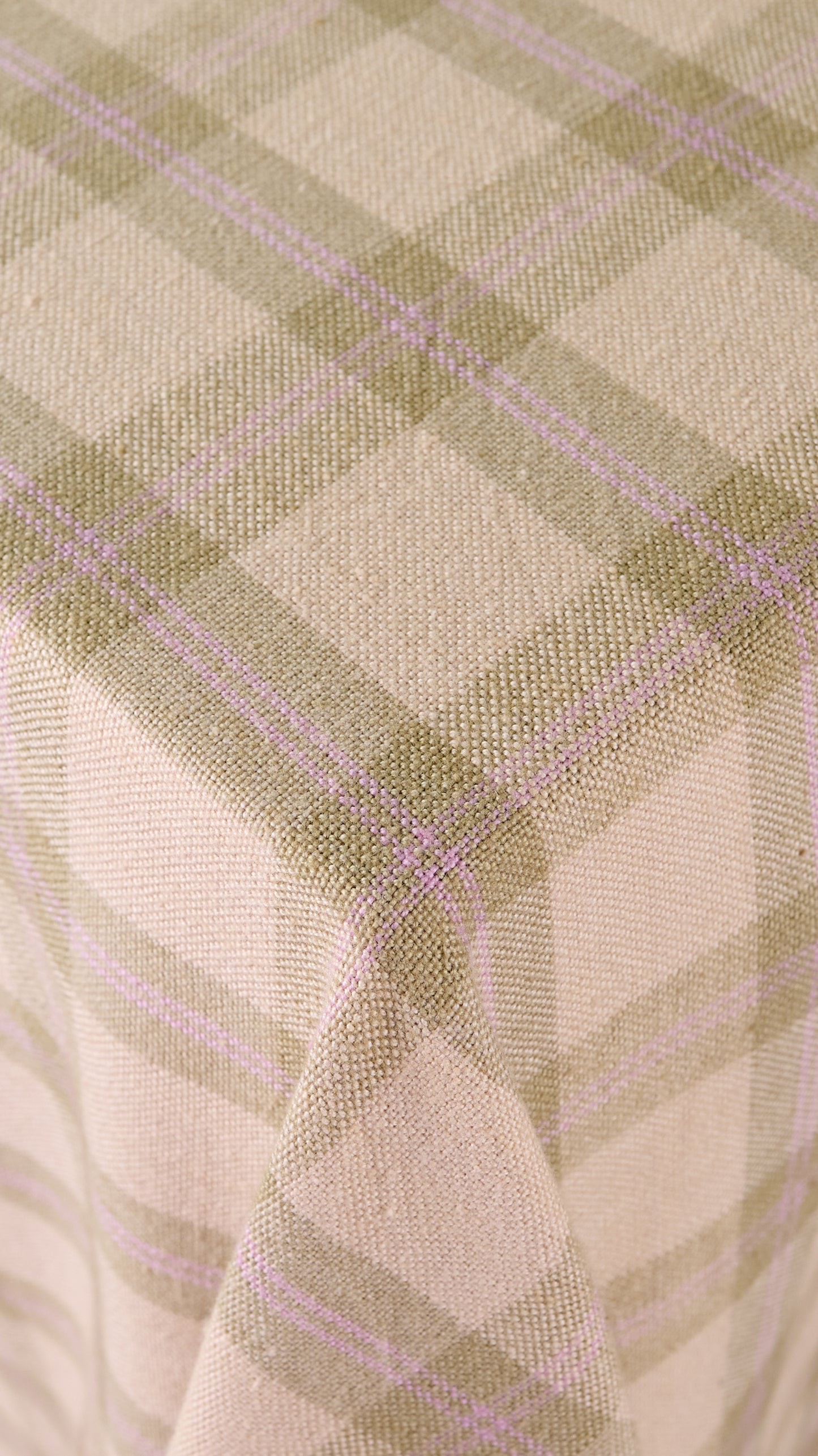 NUDE ROLLED TABLECLOTH