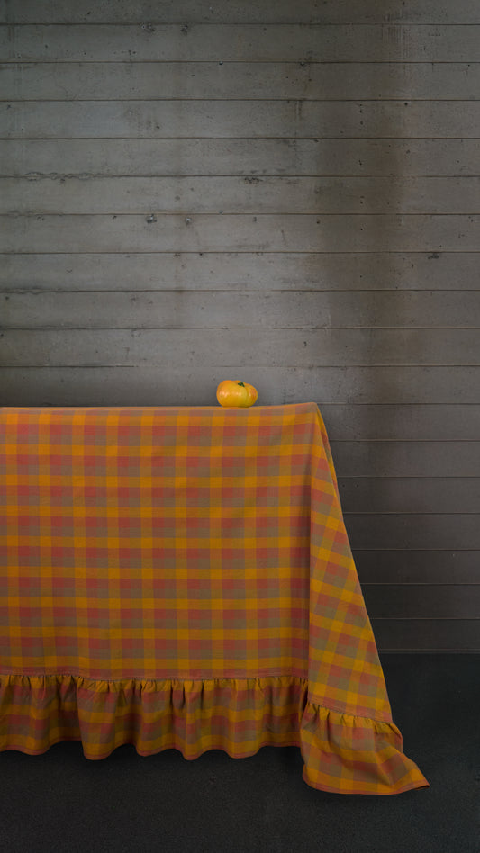 ORANGE RUFFLED TABLECLOTH